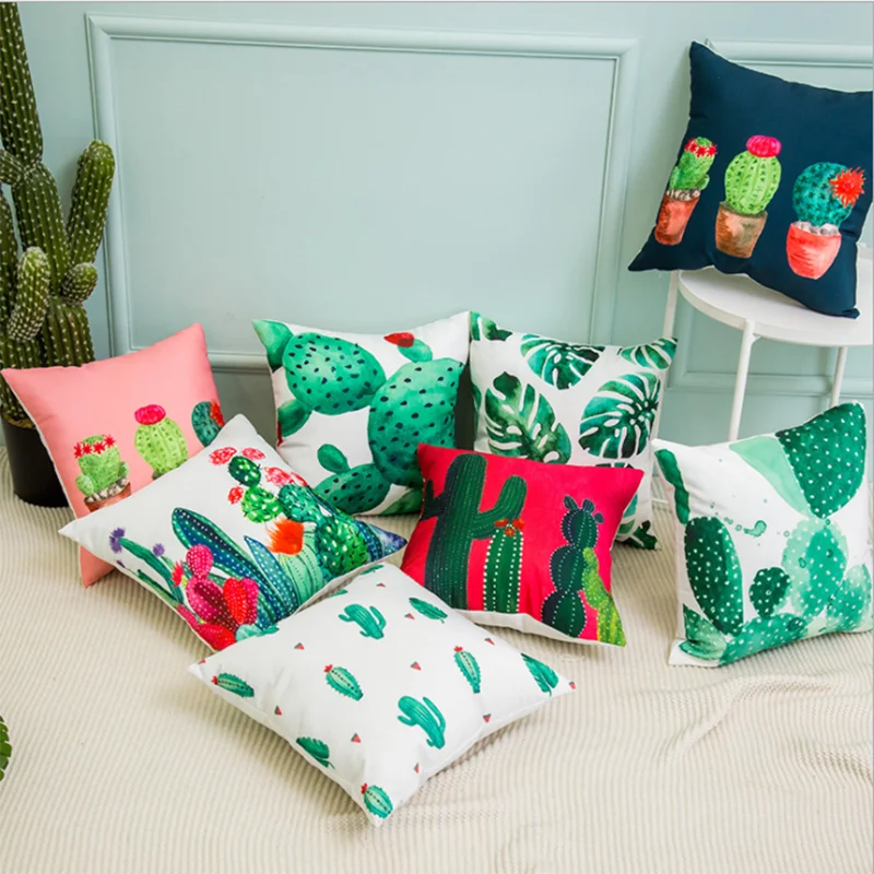 Наволочка на диванную подушку 45*45 см с зеленым цветком и принтом кактуса Чехол