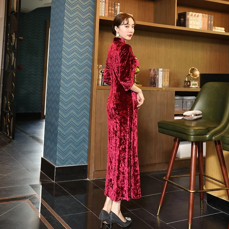 

Chinese Morden fashion long Cheongsam Elegant half sleeve slim Qipao velvet fabrics Dress For Women's Wedding Party