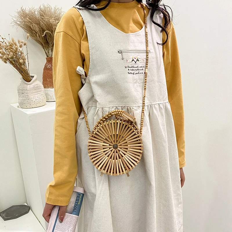 

Bamboo Round Shoulder Bags with Handle for Women 2021 Summer Mini Beach Handbags and Purses Fashion Crossbody Bags