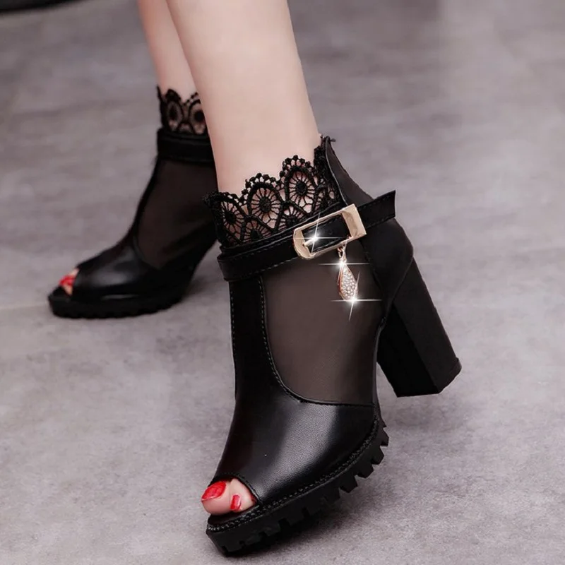 

Women's Shoes