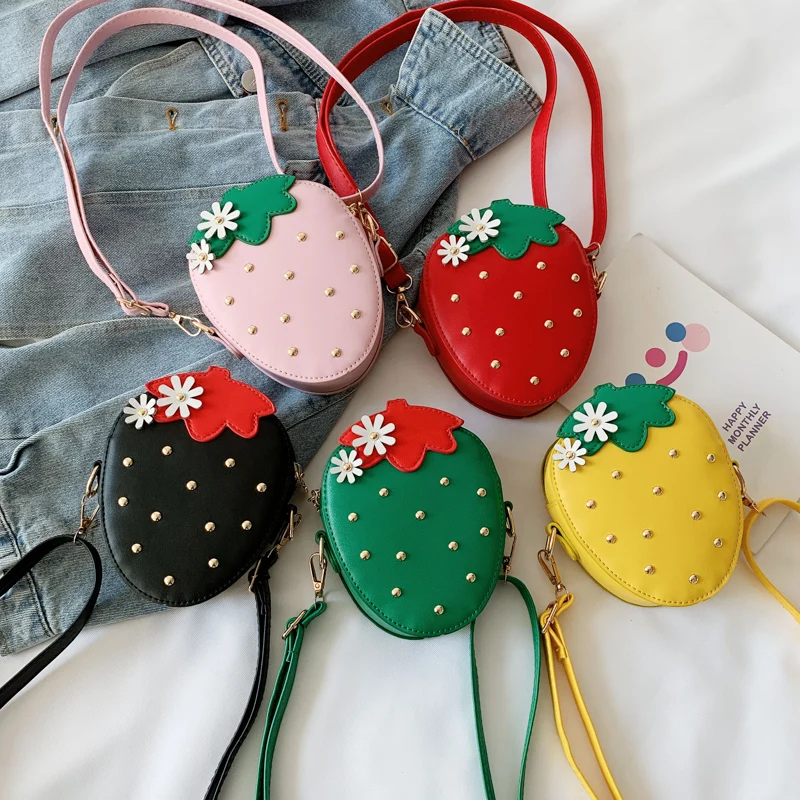 Lovely Children's Strawberry Crossbody Bags Cute Baby Accessories Mini Shoulder Bag Fashion PU Leather Girls Rivet Coin Purse