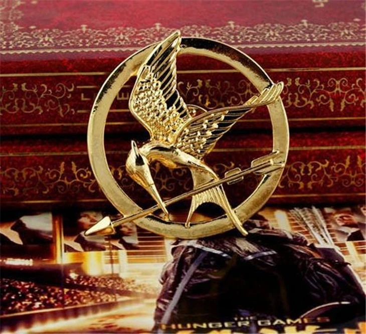 Голодная игровая брошь, булавка, птица, Орел, стрелка, логотип, значок, винтажная мода, горячая Распродажа, животные, игра, фильм, ювелирные изделия для мужчин, женщин, детей