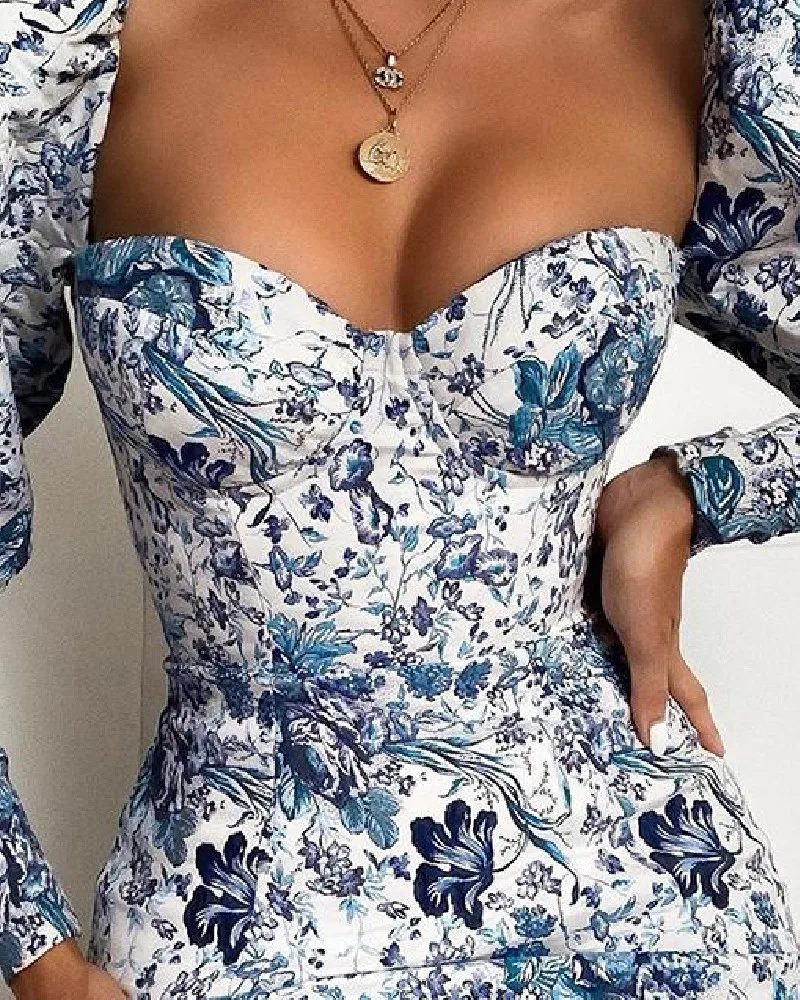 Женское облегающее платье с цветочным принтом и пышными рукавами элегантное