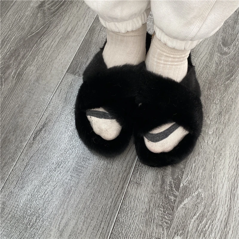 

Summer Women's Plush Slippers High Quality Mink Hair Sandals Simple Cross Hair Tow Anti Skid And Wear-Resistant Rubber Sole