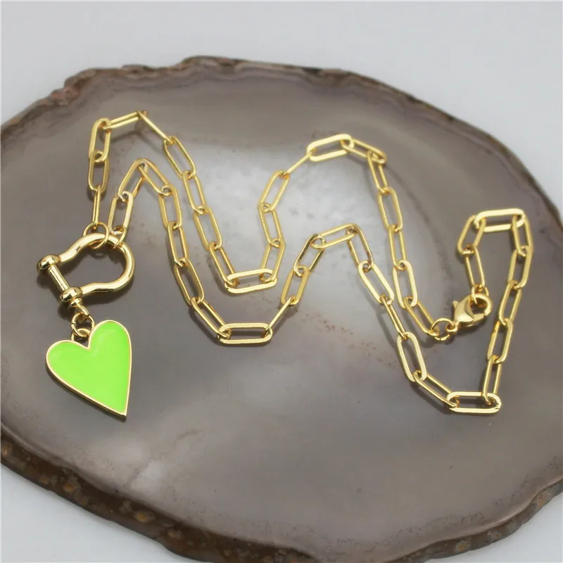 Ожерелье с покрытием нового дизайна из пяти сердец эмалированной бижутерии на популярной медной цепочке длиной 16 дюймов, дешевая оптовая продажа.