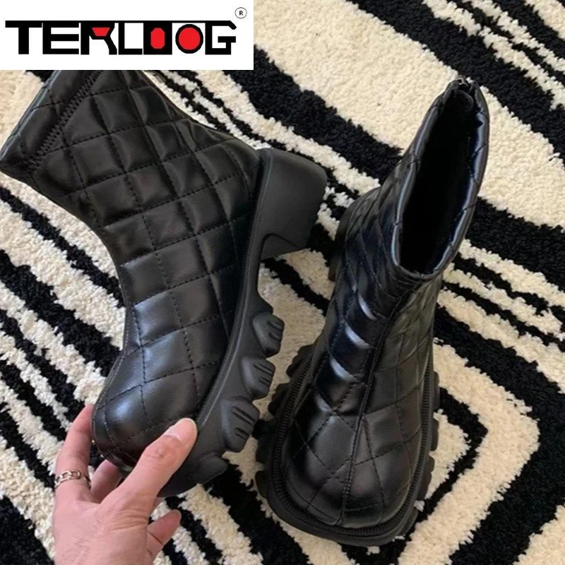 

Зимние ботинки челси, новинка 2022, модные короткие плюшевые женские ботинки без шнуровки на массивной платформе, теплые готические повседне...