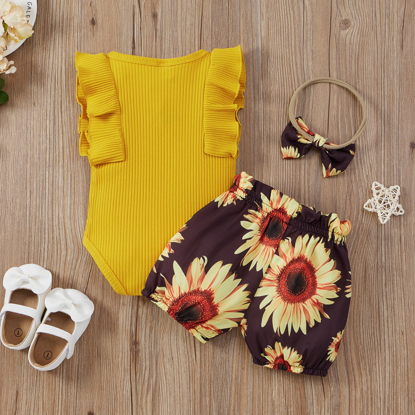 

2021-04-14 Lioraitiin 3 Pcs Newborn Outfits Baby Girls Ribbed Letter Print Fly Sleeve Round Neck Romper Tie Up Floral Shorts