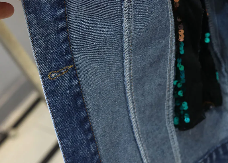 

Harajuku Women Casual Denim Sequins Jeans Jackets Vintage Long Sleeve Holes Denim Jacket Loose Patchwork Sequined Jeans Jacket