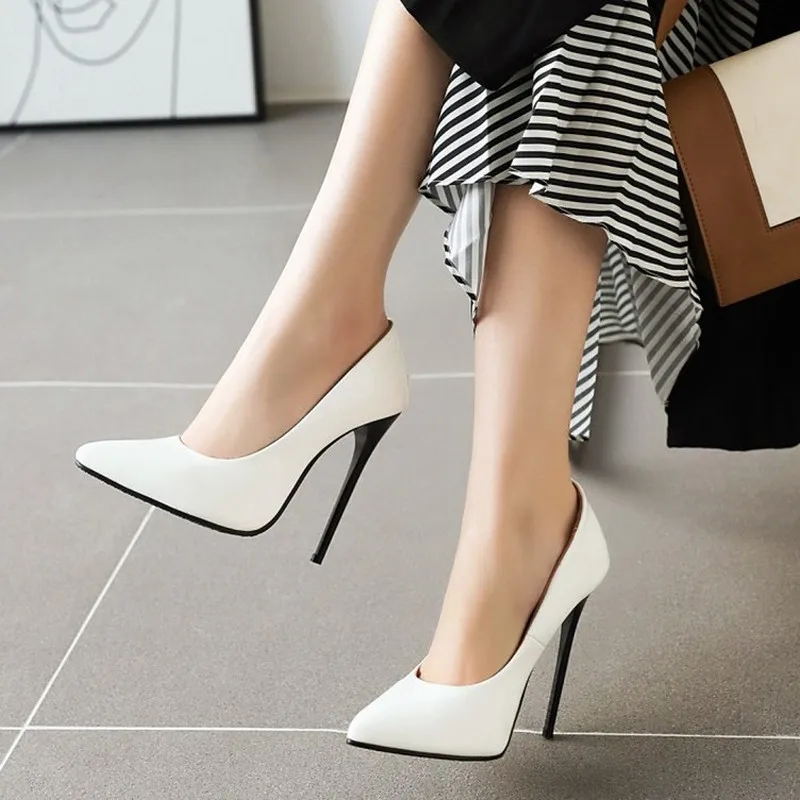 Туфли-лодочки из лакированной кожи на шпильке 12 см с острым носком | Обувь