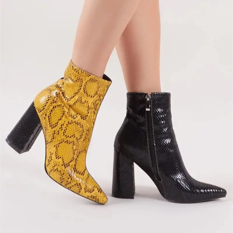 Женские ботильоны со змеиным принтом Обувь на молнии с острым носком ботинки