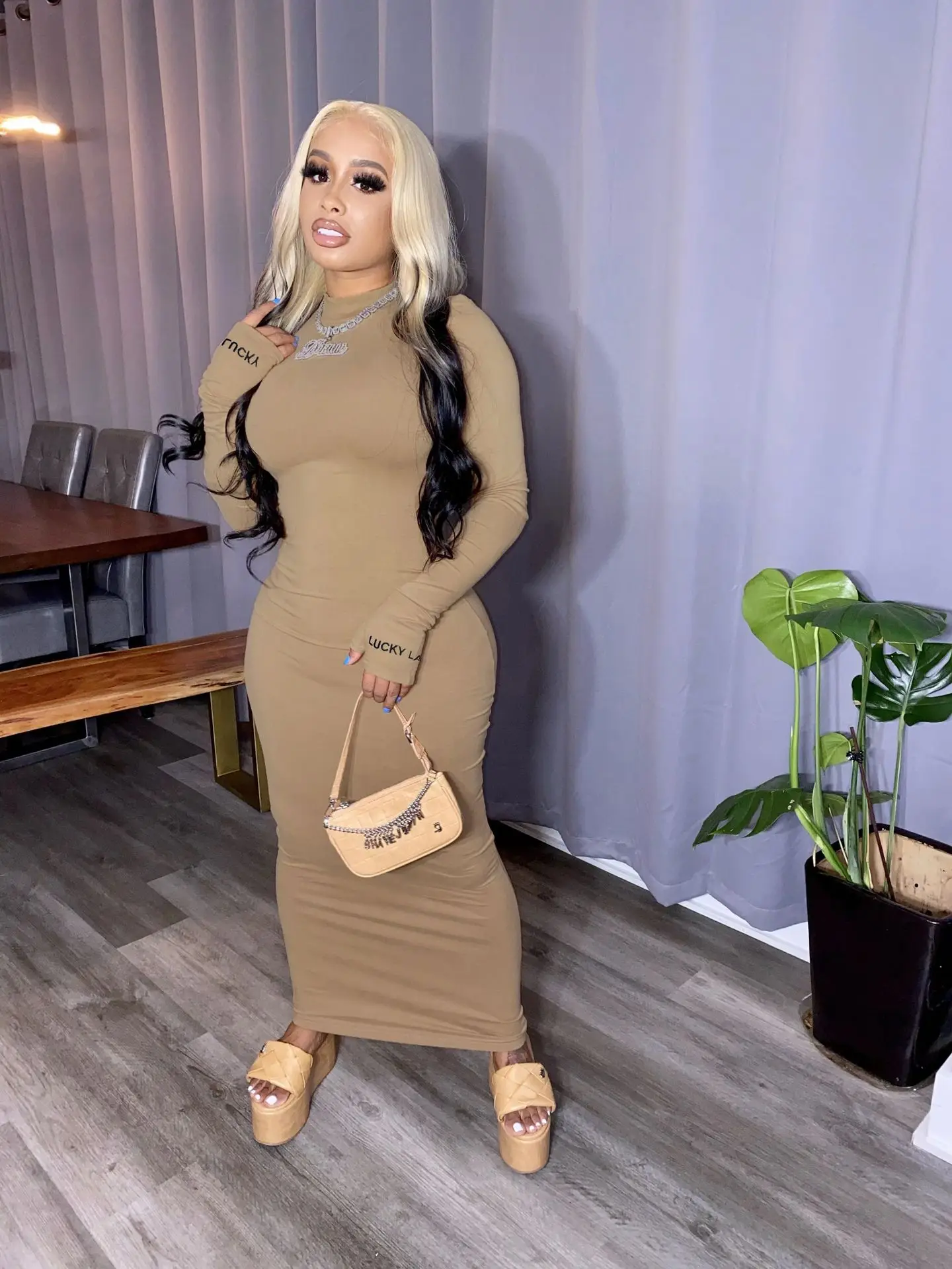 

Lucky Lable Embroidery Sexy Skinny Dresses for Women Backless Full Sleeve Long Party Dress Fall Fitness Night Club Pencil Dress