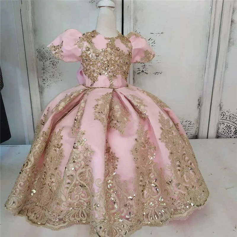 

Princess Ball Gown Flower Girl Dresses Short Sleeves Gold Lace Appliques Girls Pageant Birthday First Communion Dress