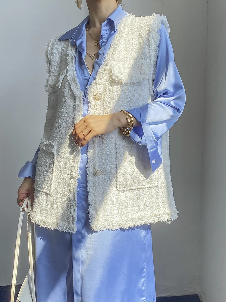 

Куртка женская зимняя свободного покроя с V-образным вырезом и кисточками