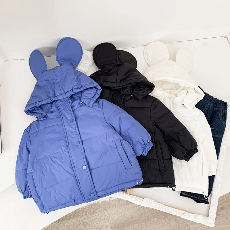 Детский однотонный пуховик с капюшоном и большими ушками |