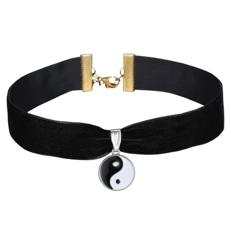 

Fashion Pendant Tai Chi Pattern Imitation Black White Pearl Necklace For Women Girls Clavicle Chain Necklacse Jewelry Gifts