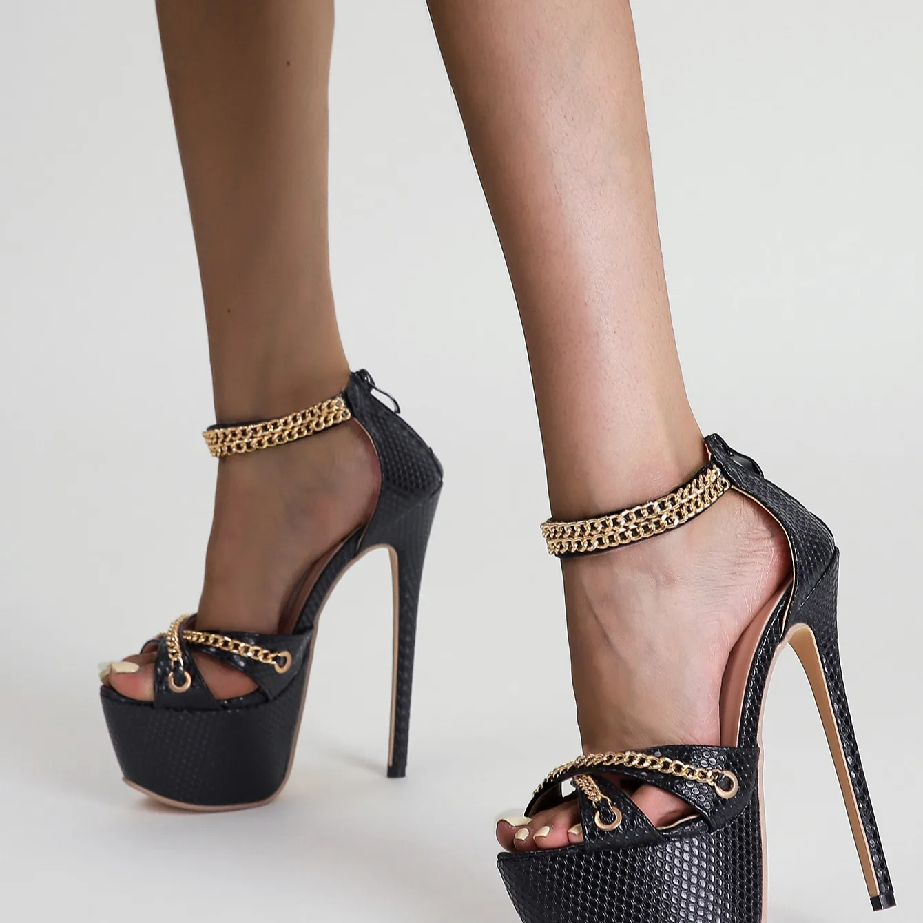 

LTARTA/Модная обувь на высоком каблуке с цепочкой; Коллекция 2022 года; Сезон лето; Женские босоножки на платформе с молнией; Большие размеры; Жен...