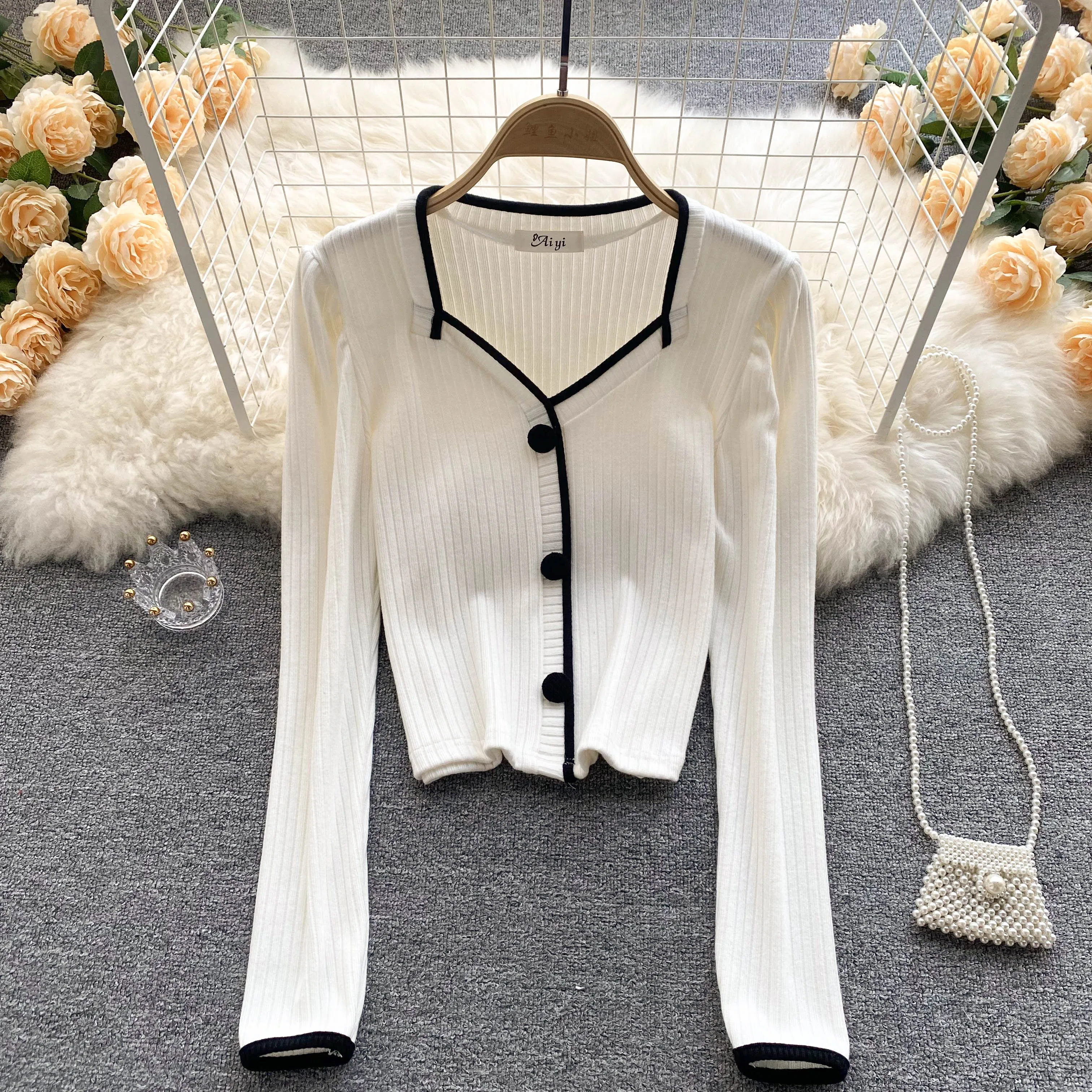 

2021 New Chic Korean style Top Solid color Knitted Cardigan Women's Slim Short V-neck Sweater Versatile Top