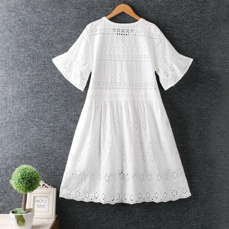 

New summer hollow dress women fresh V-neck Flare Sleeve solid embroidery casual loose dress