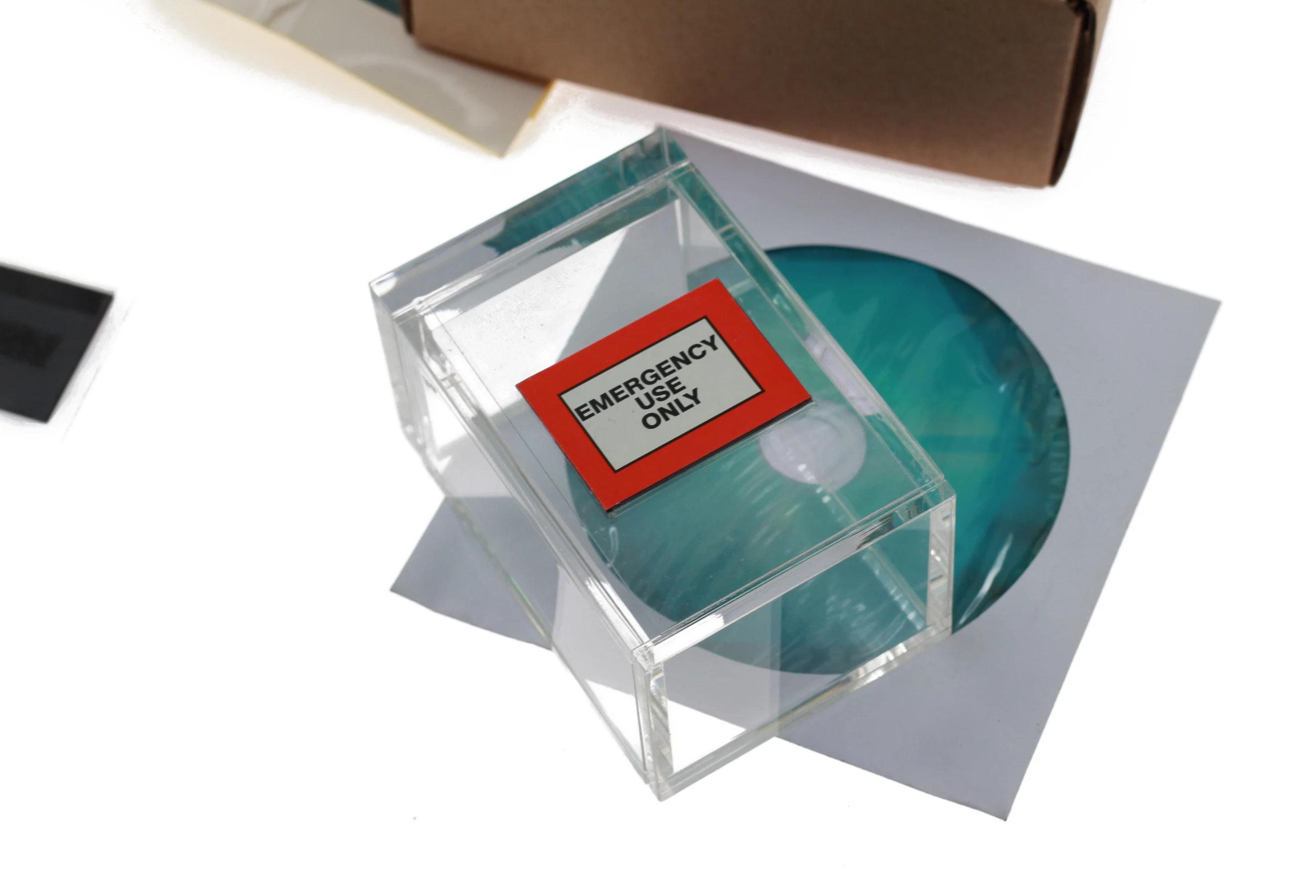 Лайтбокс Дэвида Регала (DVD + трюк) магические трюки открытки для сцены реквизиты