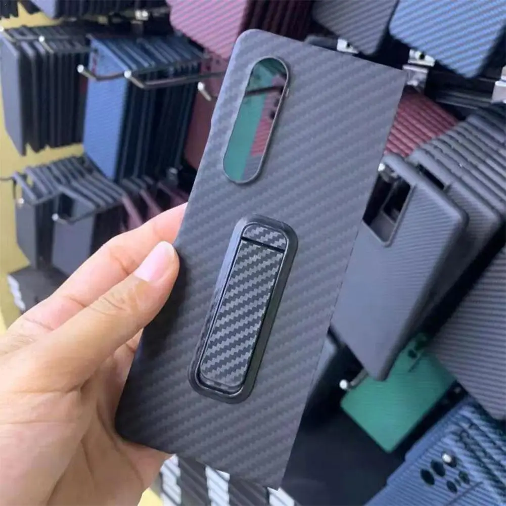 

Чехол из углеродного волокна с кронштейном для Samsung Z Fold3