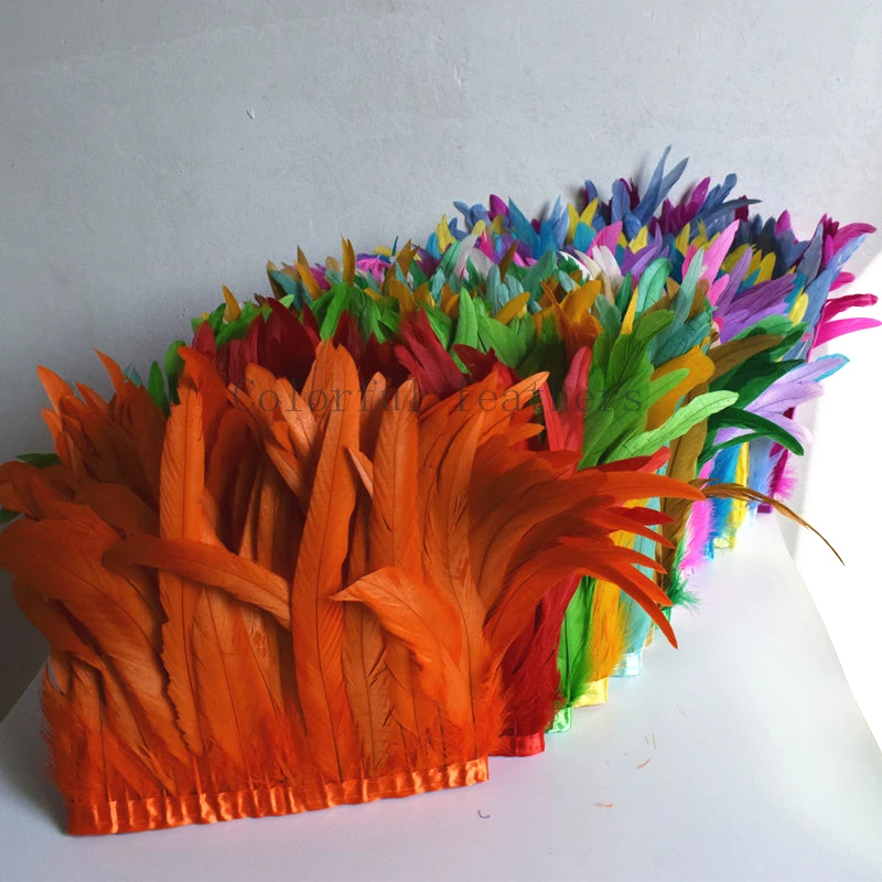 1 Ярд Перьевые обрезки петуха 25-30см, Кок, нанизанный на нитку, Украшение для платья / юбки / костюма карнавала