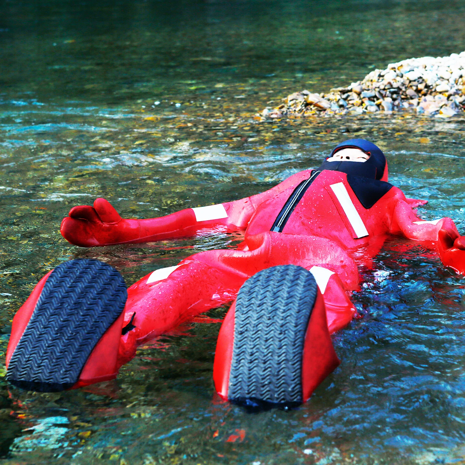 Рисунок 4 - Костюм для выживания из неопрена