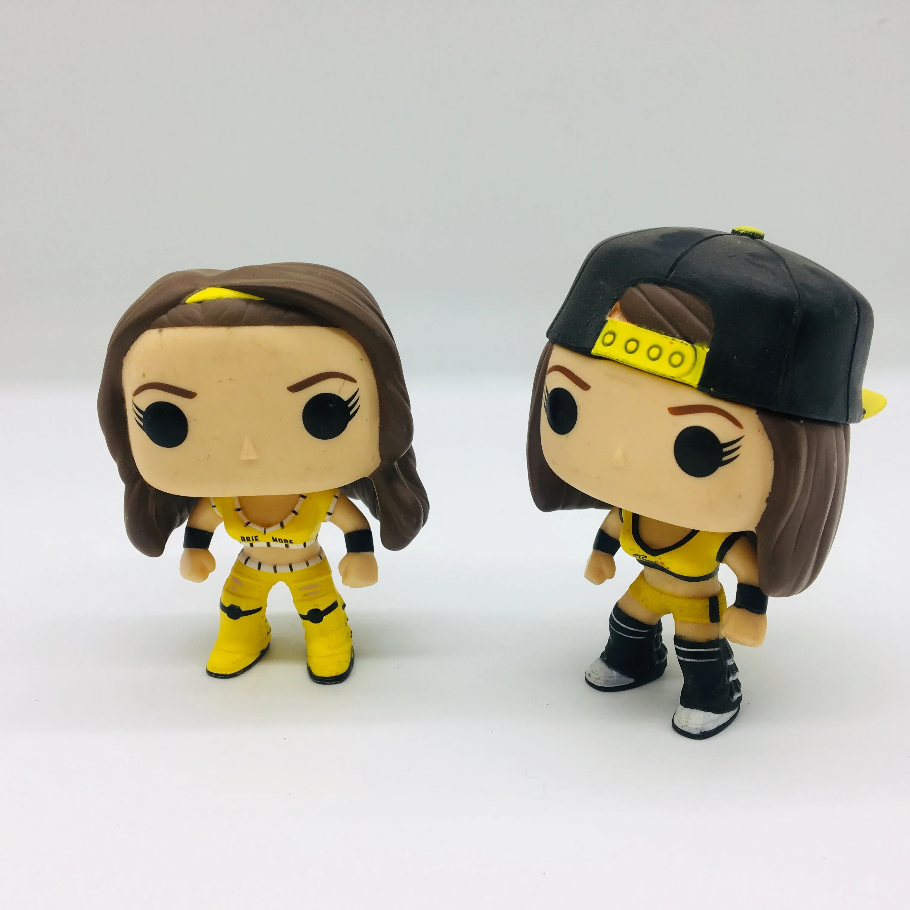 

Total Divas NIKKI & Brie Bella 16 RARE HTF Vaulted Retired Exclusive action Figure Decorative Model for kids Toy gift Xmas