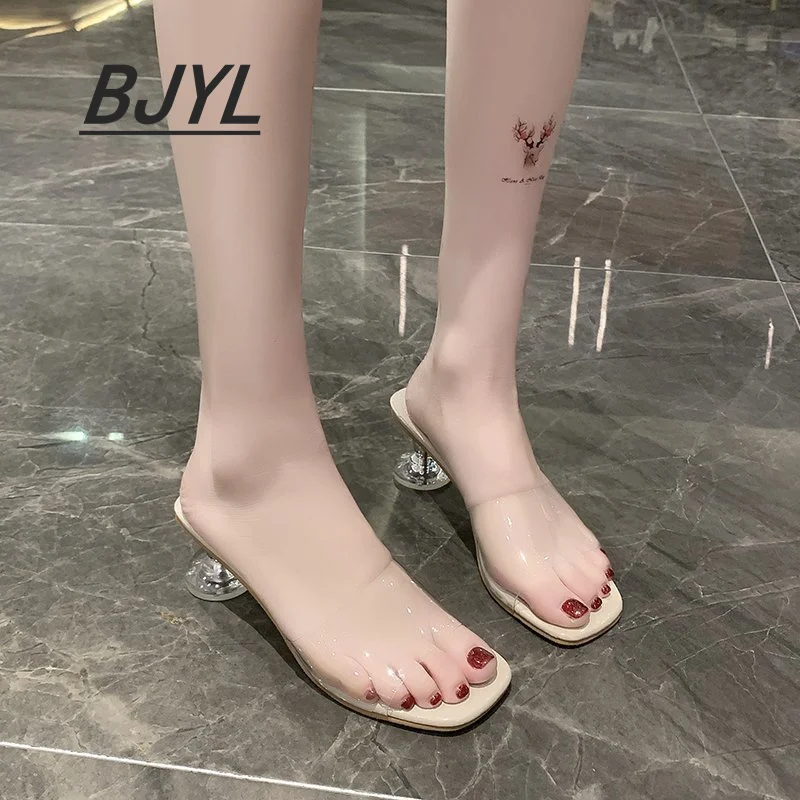 

Transparent slippers women's jacket 2021 summer new large size crystal high heels fairy style flip flops sandals and slippers