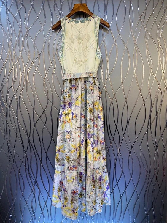 

2021 early spring new women's round neck print pattern color matching buckle belt waist sleeveless long dress 104