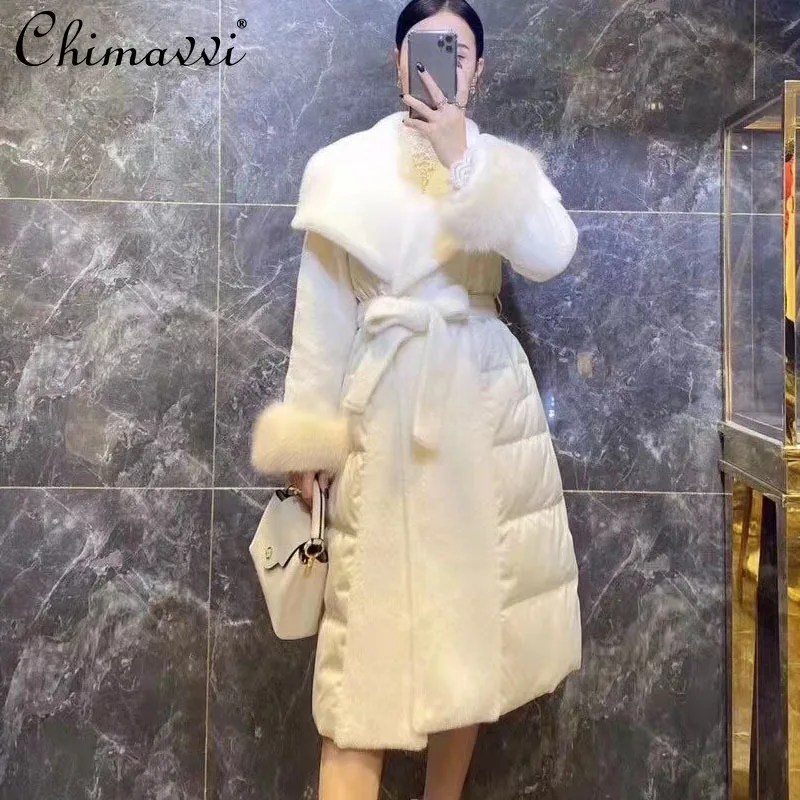 

Женский пуховик на белом утином пуху, элегантный офисный пуховик в стиле пэчворк с большими лацканами и рукавами из натурального Лисьего ме...