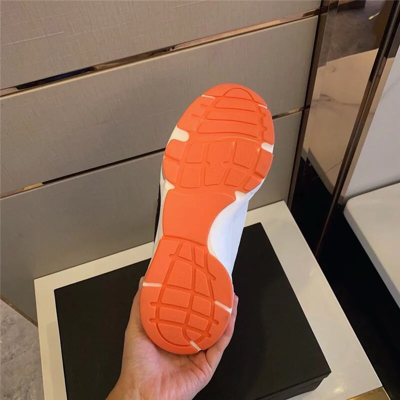 

2021 latest design sports shoes three-color cow leather fabric suitable for men and women casual shoes fashionable, comfortable