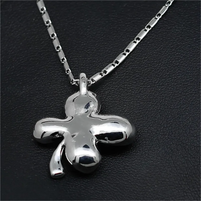 Женский ювелирный комплект из колье и серёжек с эмалью