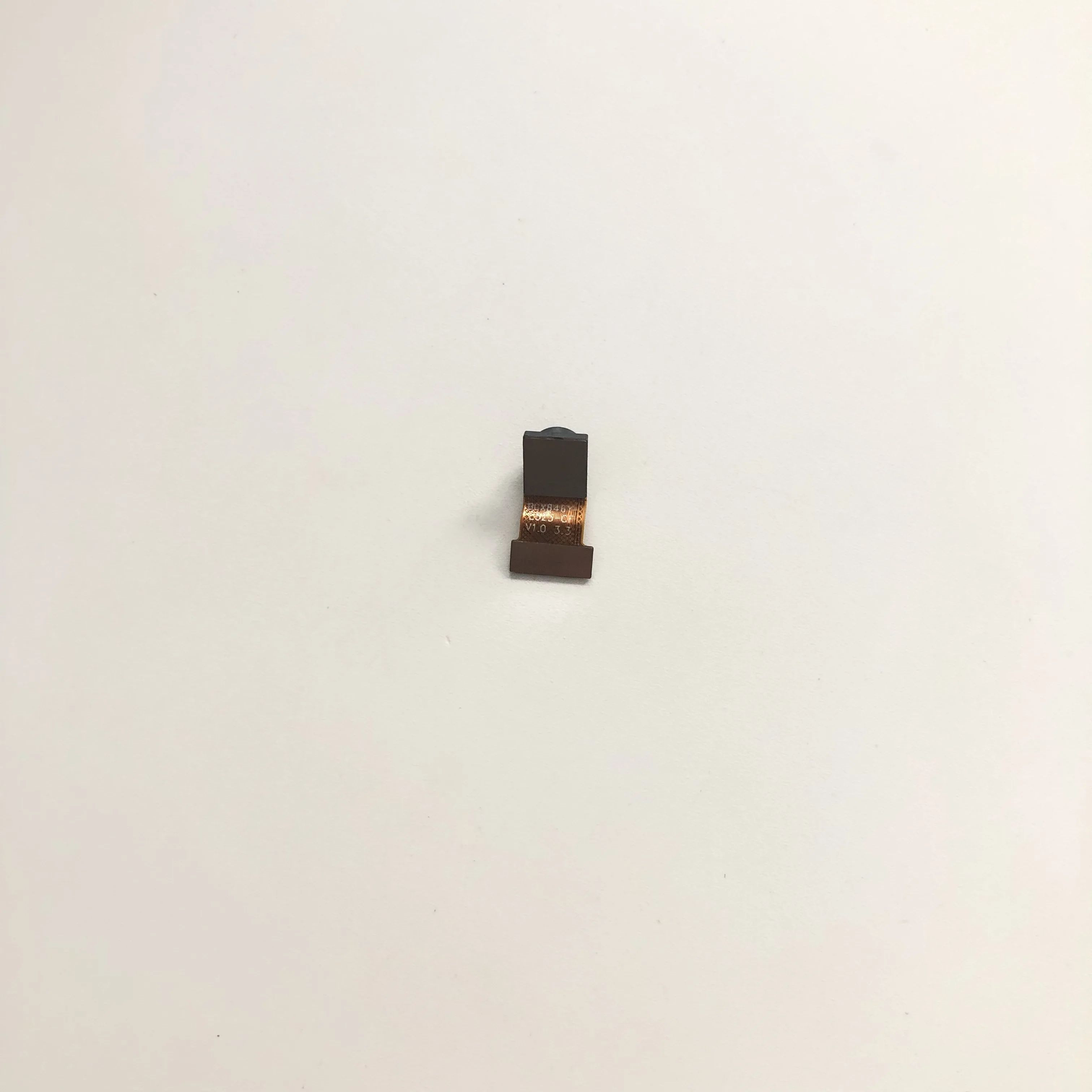 Фронтальная камера Sharp R1 модуль 8 Мп четырехъядерный процессор MT6737 экран 5 2 дюйма