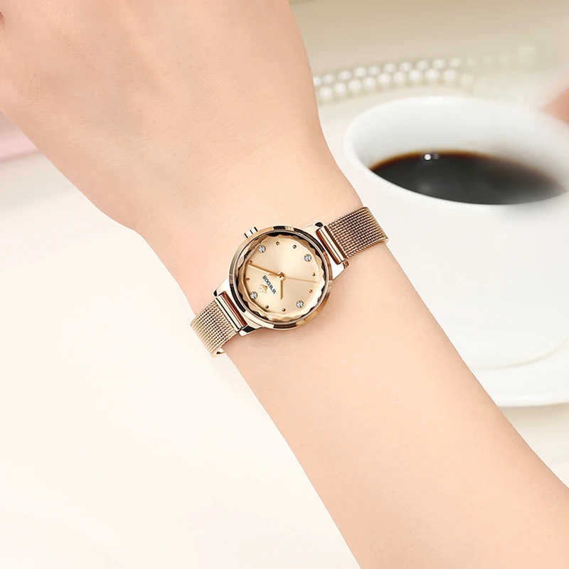 Часы-браслет женские водонепроницаемые со стальным ремешком и кристаллами |