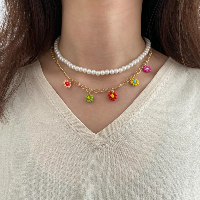 

Multilayer Pearl Daisy Pendant Necklace Ladies Fashion Colorful Beaded Necklace Necklace Female Girl Clavicle Chain Jewelry