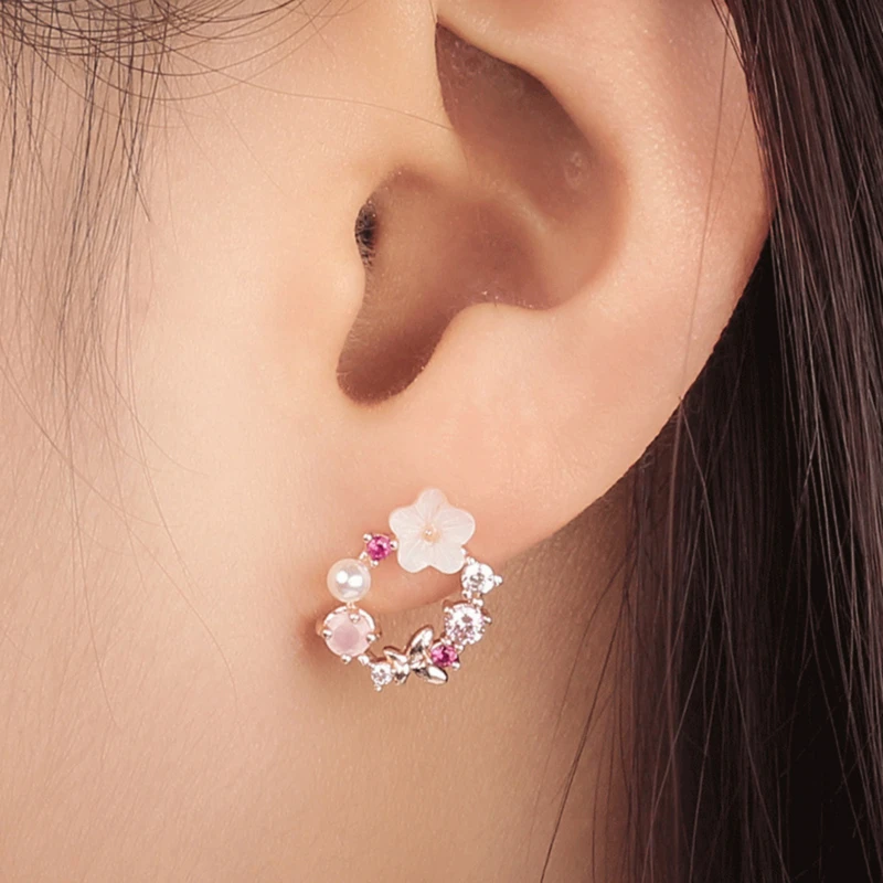 

Корейские серьги-гвоздики, новые модные маленькие круглые серьги в форме цветка для женщин, ручной работы, с искусственным жемчугом, эффект...
