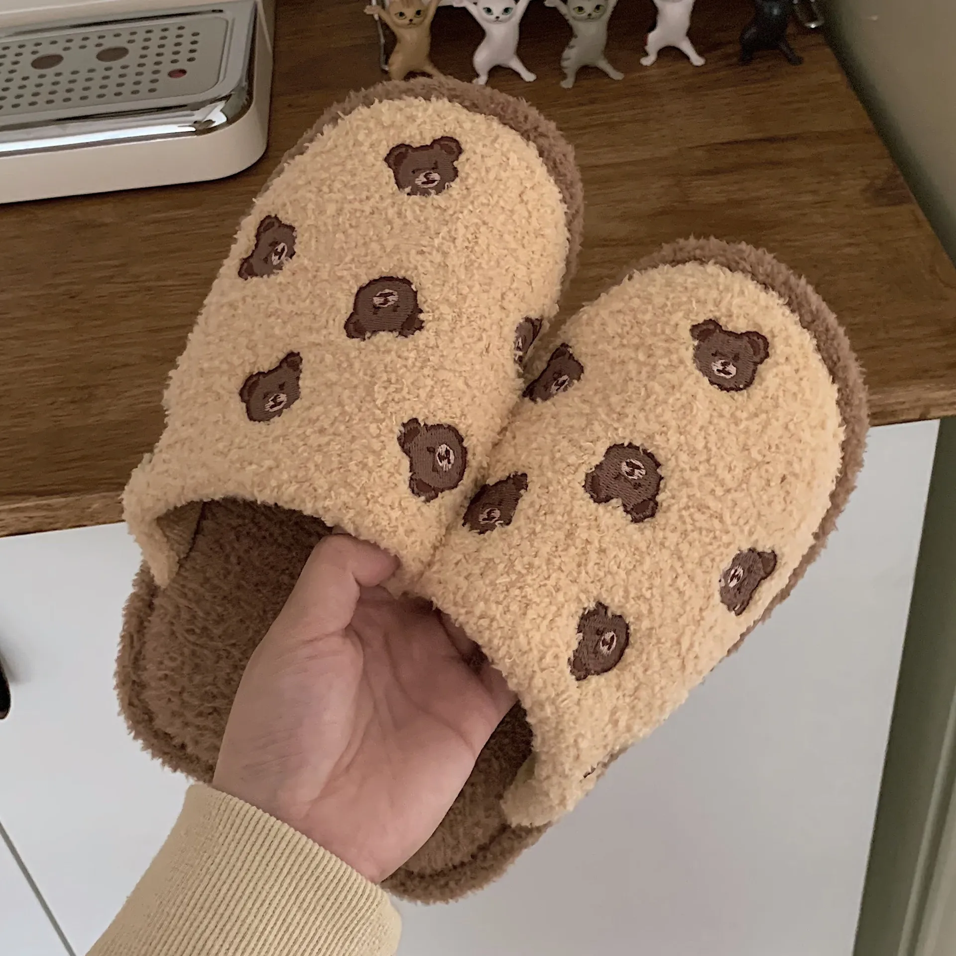 

Ins lovely girl heart bear cotton slippers Korean women's winter warm home plush cotton slippers woman slippers house slippers