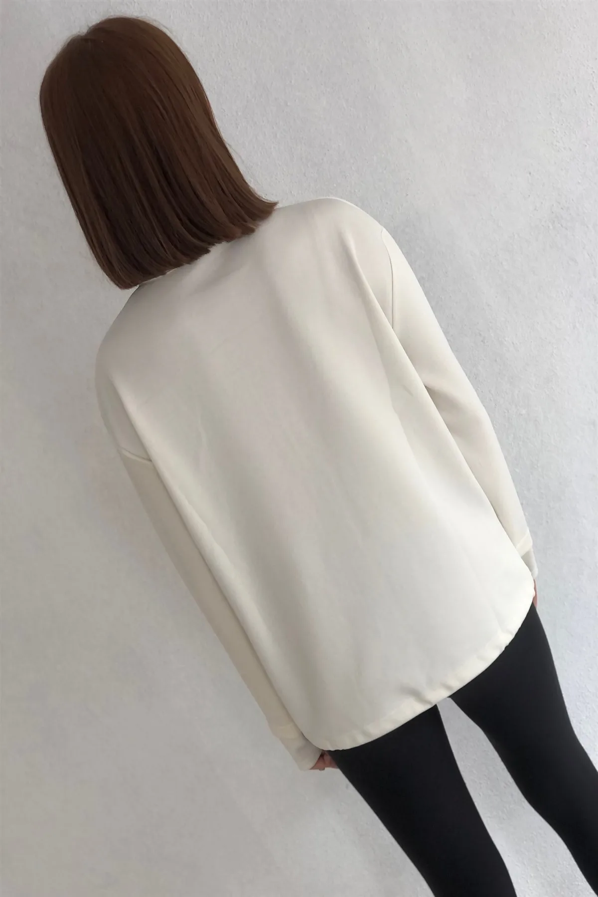 

Neckline Zipper White Sweat