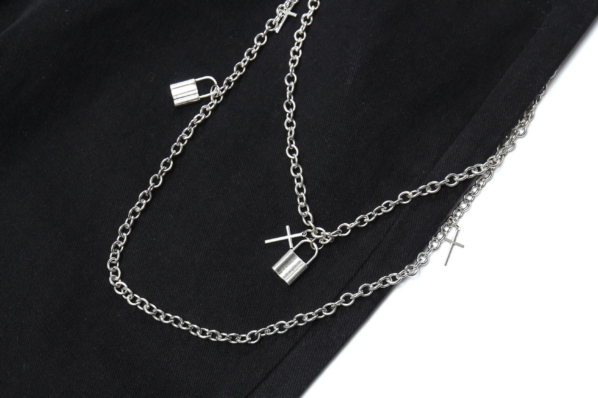 

Men Iron Chain Rivet Streetwear Loose Casual Straight Pants Male High Street Hip Hop Rock Trousers