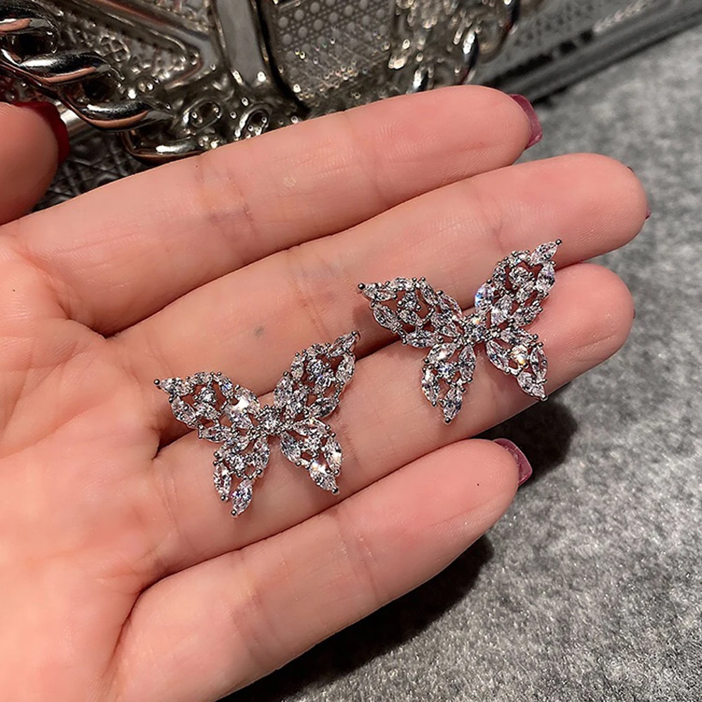 Женские серьги гвоздики в виде бабочки с белым кристаллом|Серьги-гвоздики| |