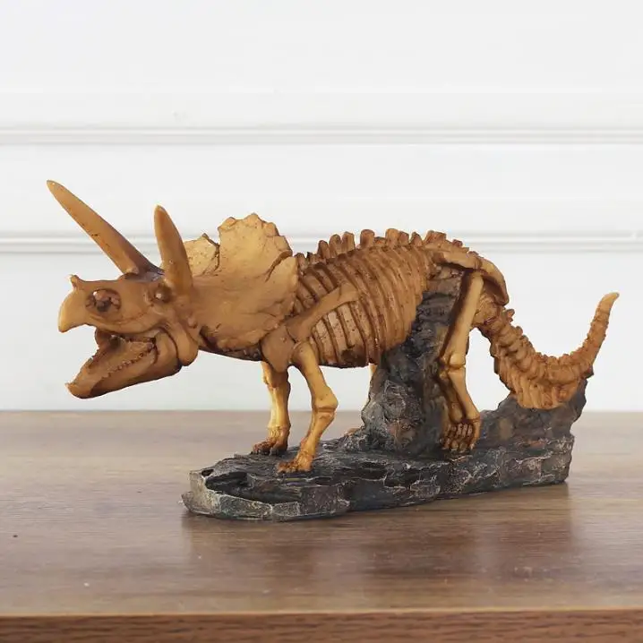 Юрский Мир парк Трицератопс каркас ископаемая скульптура