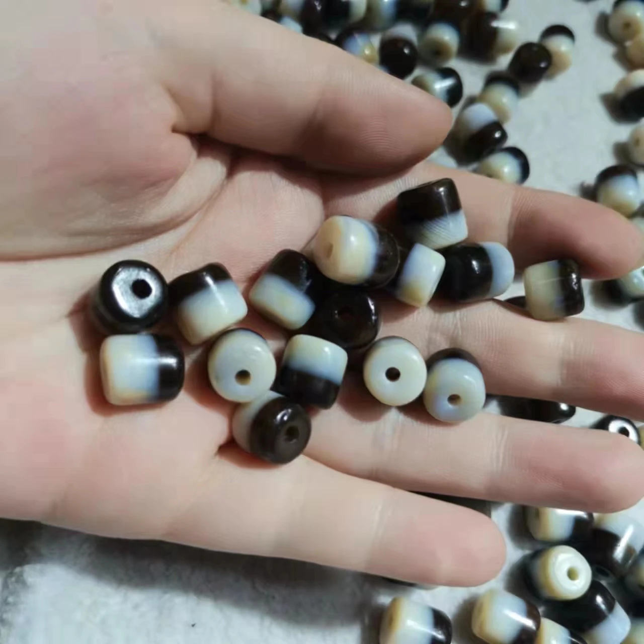 10pcs/lot high-quality special dzi black and white chopped beads natural rare Short cylindrical jewelry folk-custom wholesale