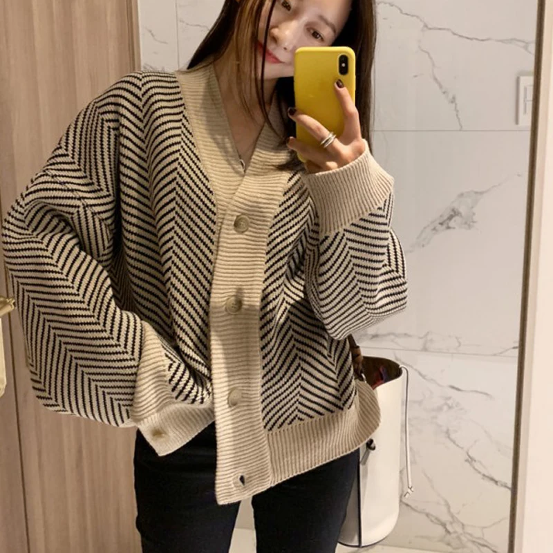 

Casual Women Ribbed Sweaters Long Sleeve Outwear Women Knitted Tops Front Buttons Loose Striped Cardigan Women Sweater