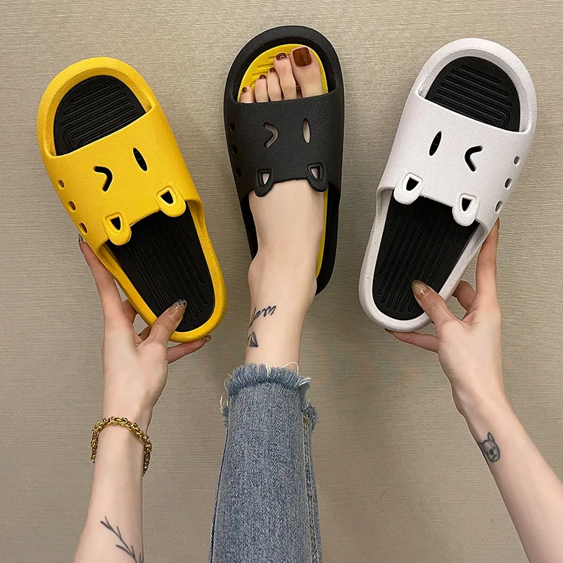 

Two color dog slippers female 2021 new fashion cute cartoon home shoes soft soled couple cute bathroom sandals