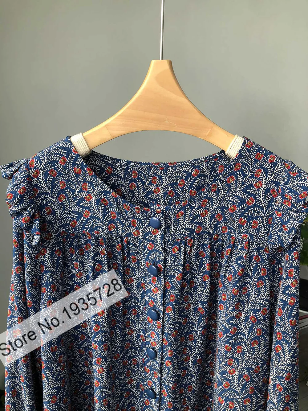 Женская шелковая блузка на пуговицах с длинным рукавом и цветочным принтом |