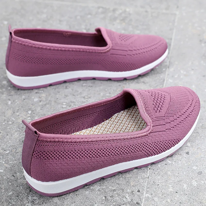 

Old Beijing cloth shoes in spring and summer