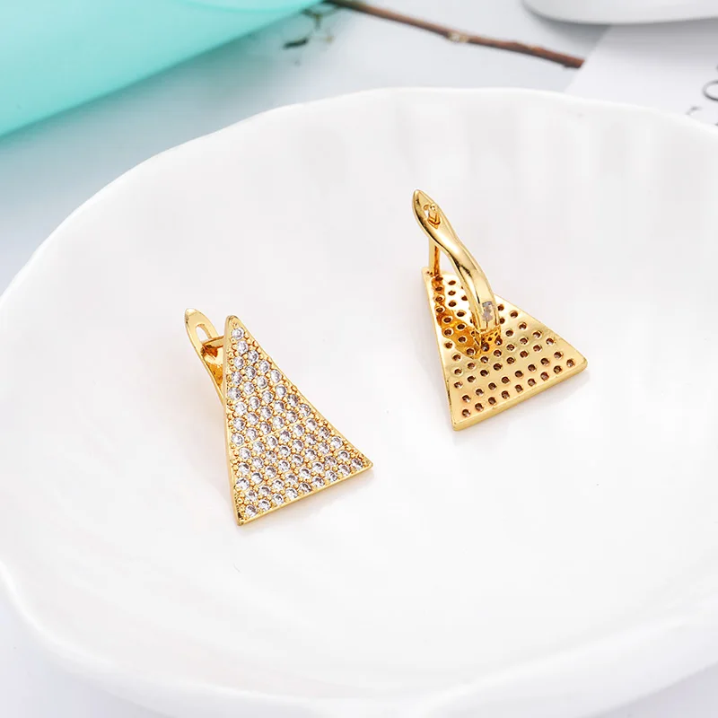 

MAIKALE Triangle Shape Zircon Stud Earrings for Women Luxury Cubic Zirconia Geometric Earrings Korean Earrings Fashion Jewelry