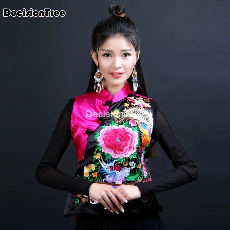 

2022 embroidery qipao bohemian ethnic style vests casual coat embroidery sleeveless vintage outwear ladies chinese tops