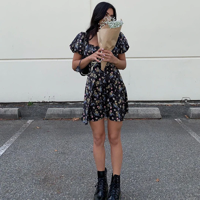 

Women Vintage Printed Lace Patchwork Dress Summer Puff Sleeve Square Collar Slim A-Line Short Dress Party Female Vestido 2021