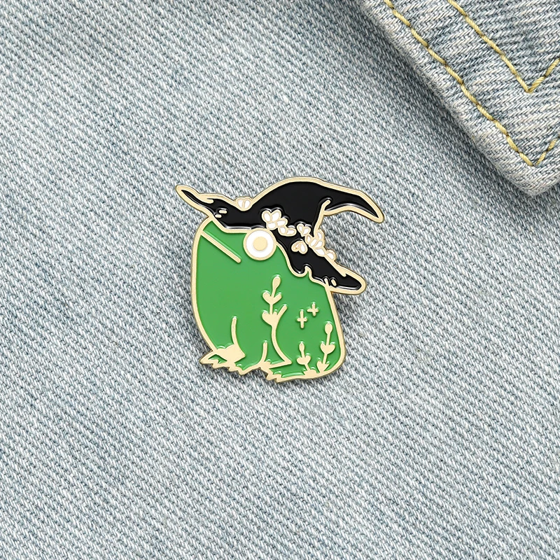 

Halloween Wizard Frog Enamel Pins Magic Hat Cute Brooches Lapel Badges Fashion Animals Pins Gifts for Friends Wholesale Jewelry